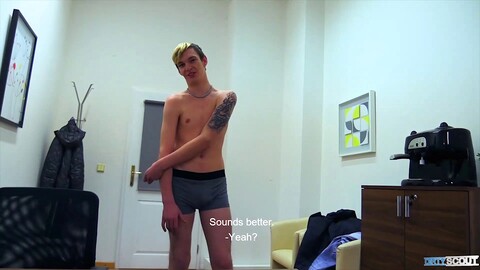 Faire un anulingus, baiser-le-derche, mouillée